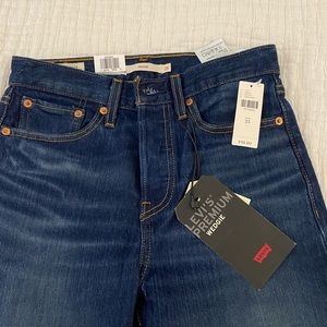 Levi’s Size 25 Wedgie Jean, NWT